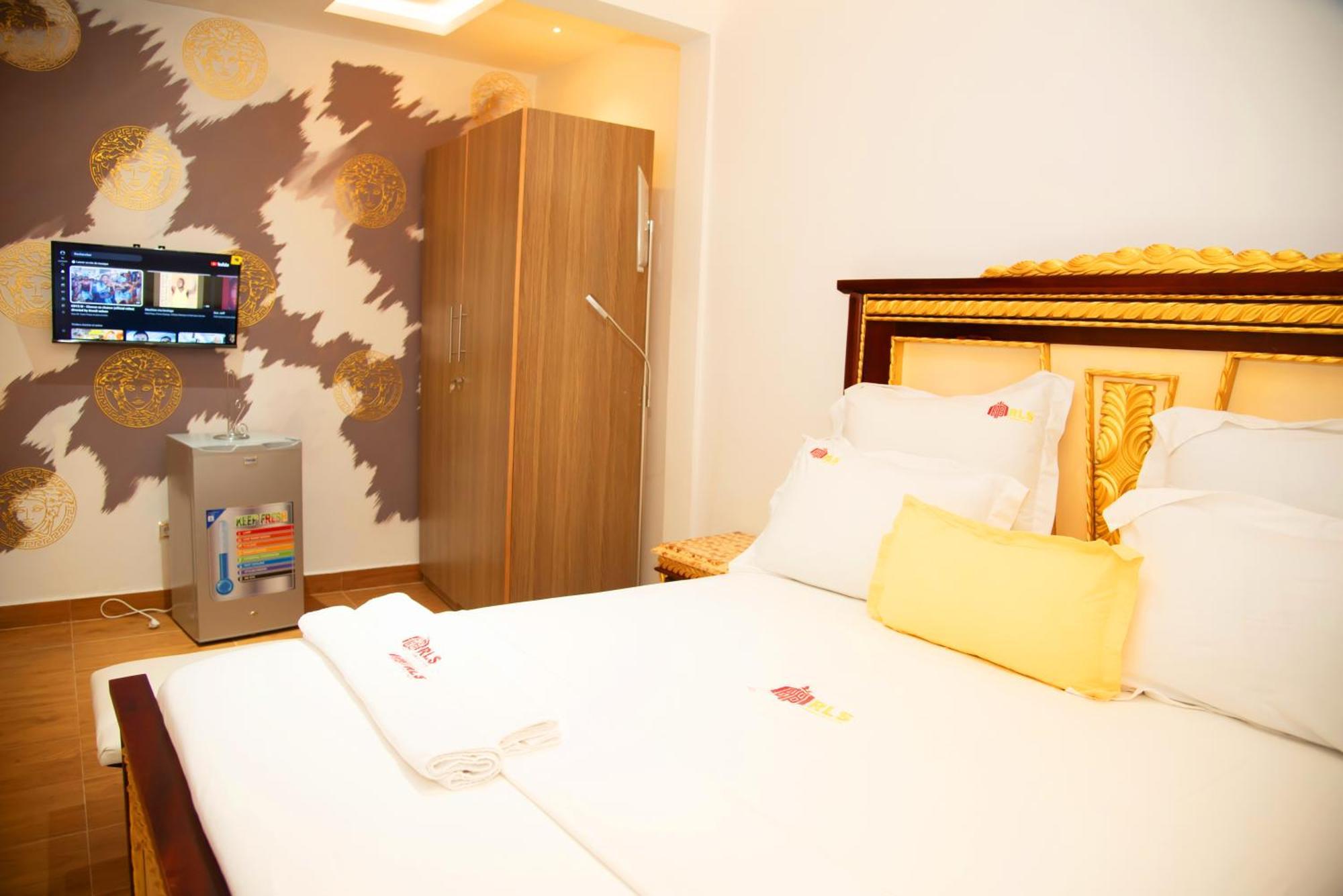 Residence Le Sommet - Chambre Versace Douala Exterior photo